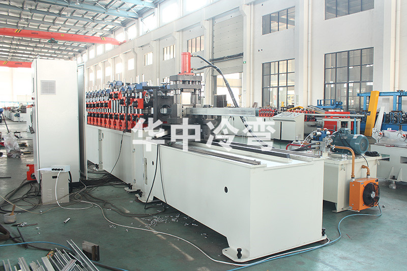 光伏支架冷彎成型機（自動調寬）