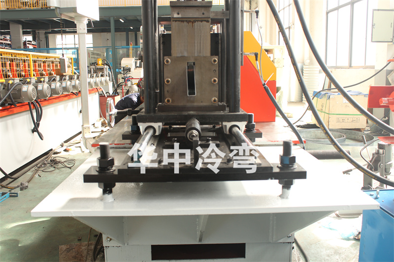 125U型冷弯成型机